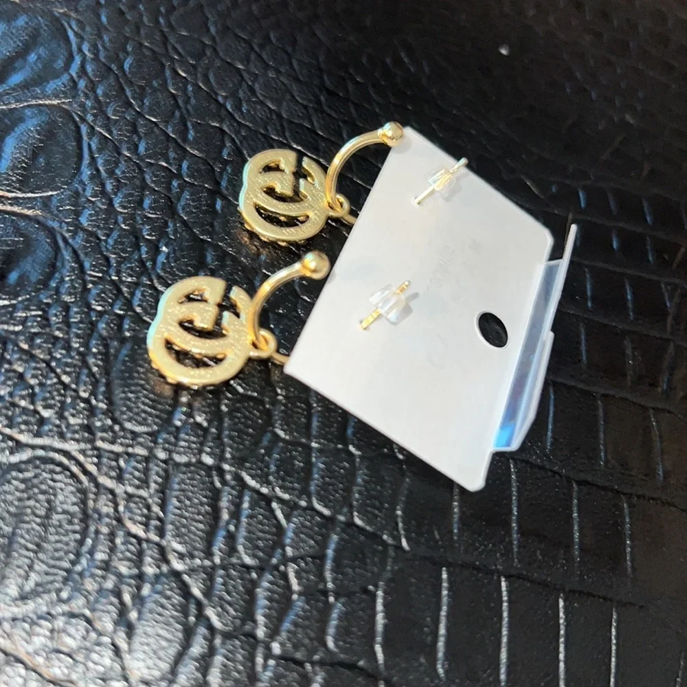 Gold earrings - Picture 3 of 3